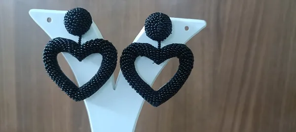 Black_Alloy_Beaded_Heart_Drop_Earrings_For_Women