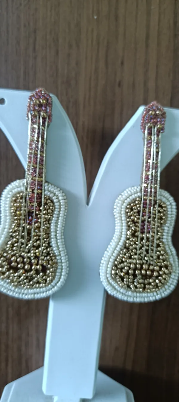 Beaded_Guitar_Shape_Dangle_Earrings_For_Women