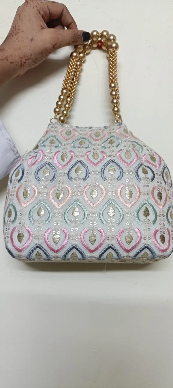 Cotton_Embroidered_Beaded_Handle_Potli_Handbag_For_Women
