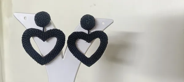 Black_Alloy_Beaded_Heart_Drop_Earrings_For_Women