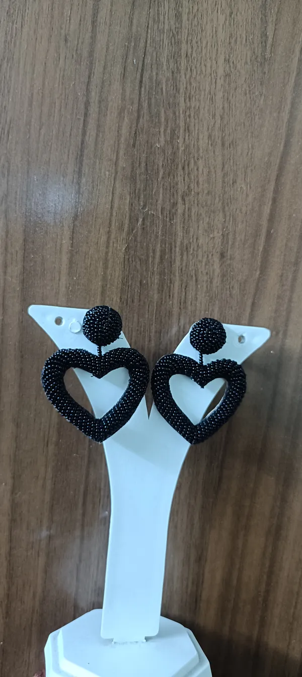 Black_Alloy_Beaded_Heart_Drop_Earrings_For_Women