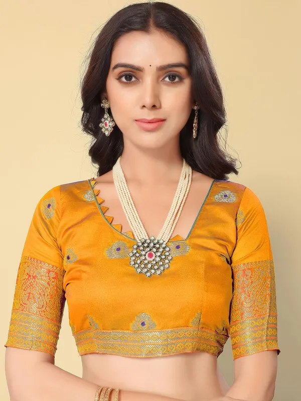 Green_Cotton_Silk_Premium_&_Elegant_(_Zari_Ethnic_Motifs_)_Maheshwari_Saree_With_Blouse_Piece_For_Women