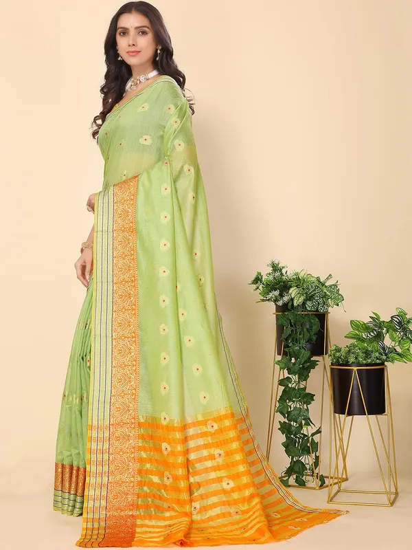 Green_Cotton_Silk_Premium_&_Elegant_(_Zari_Ethnic_Motifs_)_Maheshwari_Saree_With_Blouse_Piece_For_Women