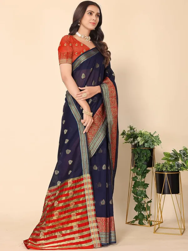 Navy_Blue_Cotton_Silk_Premium_&_Elegant_(_Zari_Ethnic_Motifs_)_Maheshwari_Saree_With_Blouse_Piece_For_Women