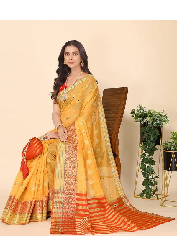 Yellow_Cotton_Silk_Premium_&_Elegant_(_Zari_Ethnic_Motifs_)_Maheshwari_Saree_With_Blouse_Piece_For_Women