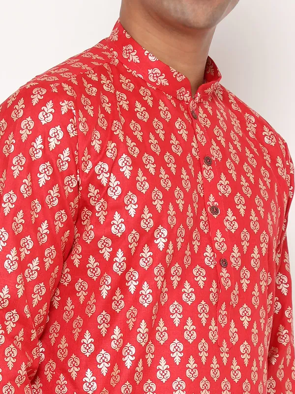 Red_Dupion_Silk_Premium_&_Elegant_Regular_Kurta_&_Pajama_Set_For_Men