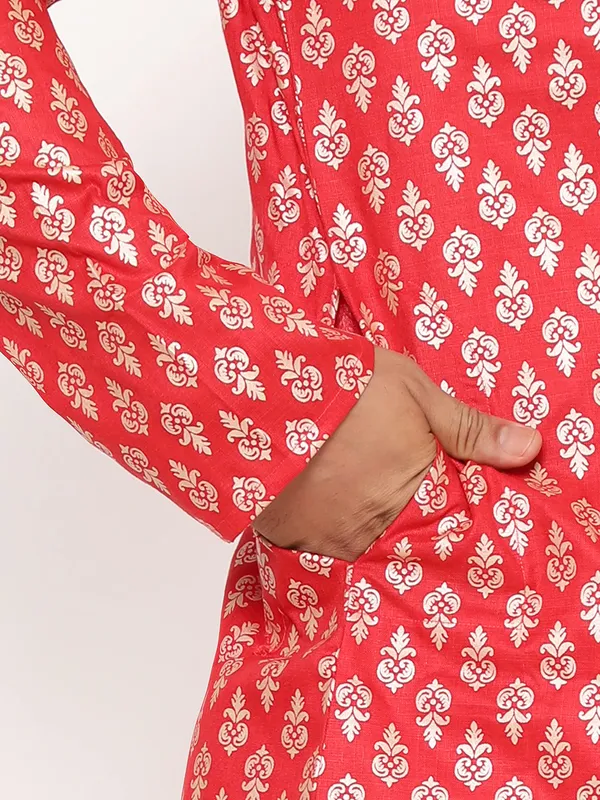 Red_Dupion_Silk_Premium_&_Elegant_Regular_Kurta_&_Pajama_Set_For_Men