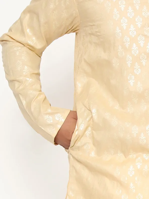 Yellow_Dupion_Silk_Premium_&_Elegant_Regular_Kurta_&_Pajama_Set_For_Men