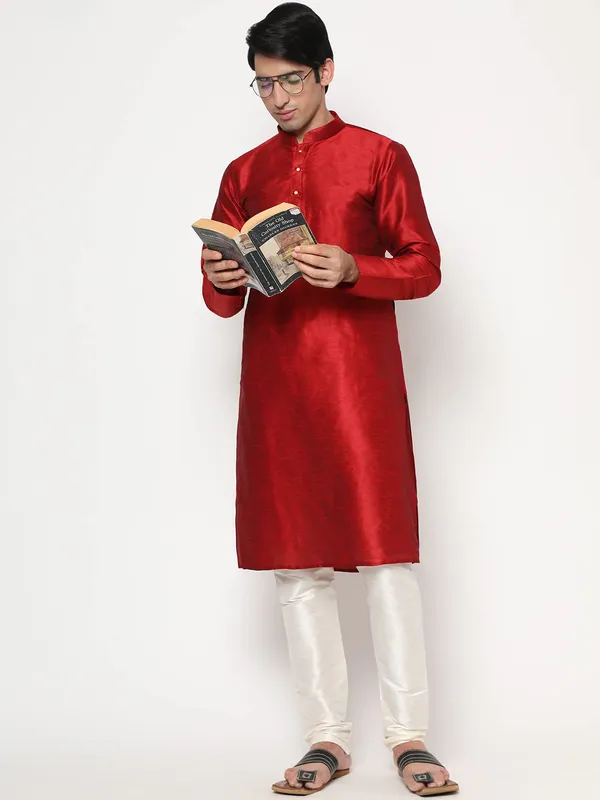 Maroon_Dupion_Silk_Premium_&_Elegant_Regular_Kurta_&_Pajama_Set_For_Men