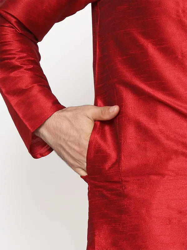 Maroon_Dupion_Silk_Premium_&_Elegant_Regular_Kurta_&_Pajama_Set_For_Men