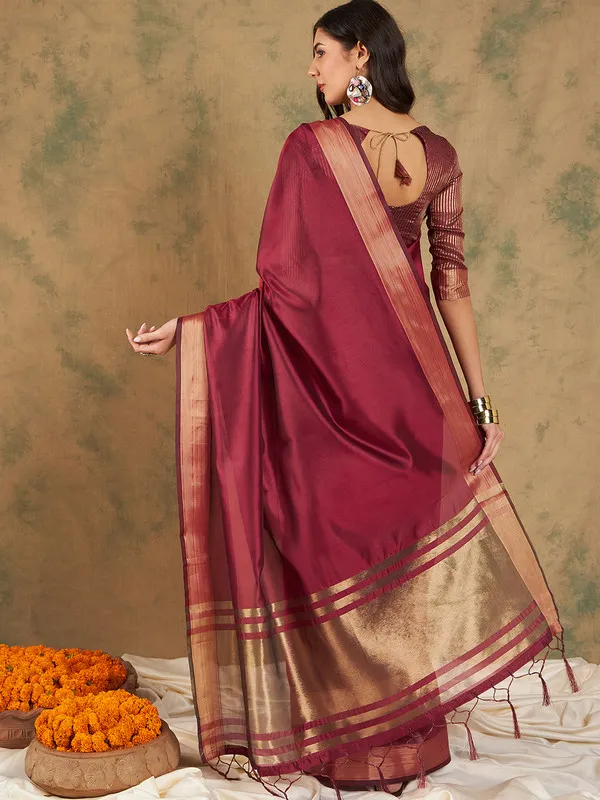 Maroon_Cotton_Organza_Premium_&_Elegant_(_Graceful_Zari_)_Saree_With_Blouse_Piece_For_Women