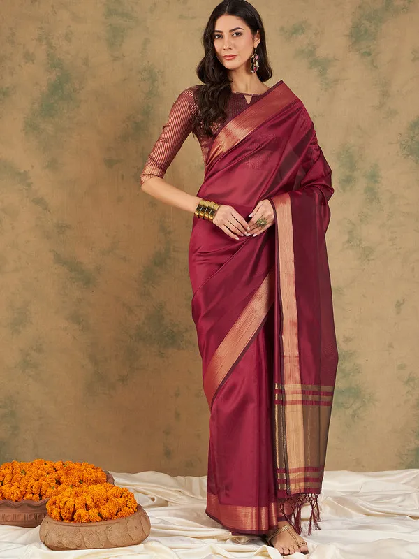 Maroon_Cotton_Organza_Premium_&_Elegant_(_Graceful_Zari_)_Saree_With_Blouse_Piece_For_Women