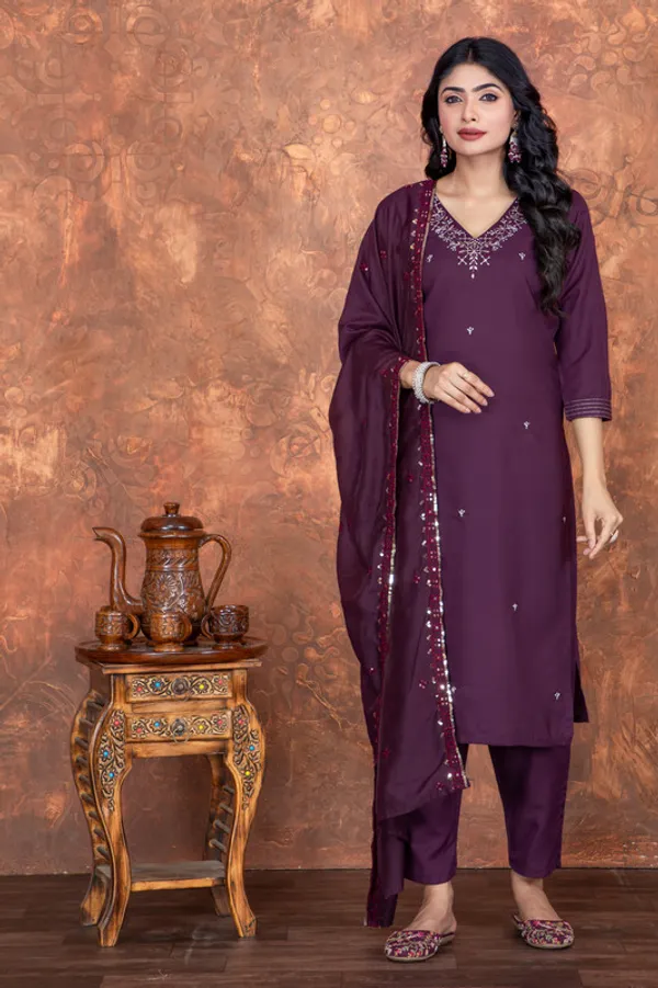 Wine_Roman_Silk_Embroidered_Thread_Work_Kurta_Set_For_Women