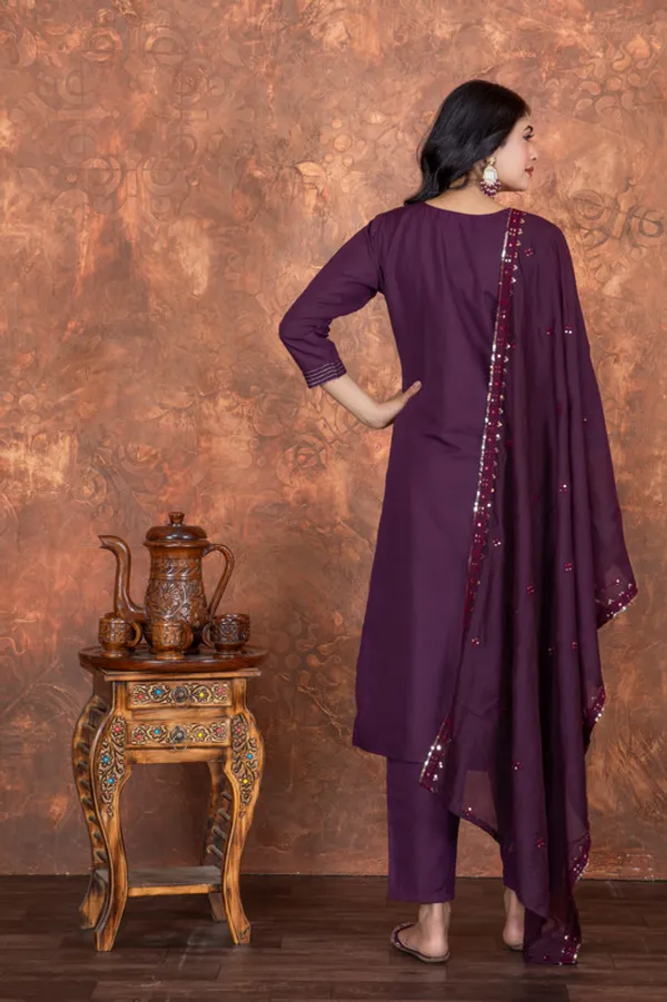 Wine_Roman_Silk_Embroidered_Thread_Work_Kurta_Set_For_Women