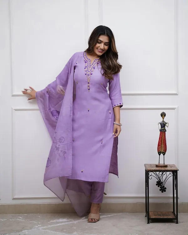 Purple_Soft_Rayon_Embroidered_Thread_Work_Kurta_Set_For_Women