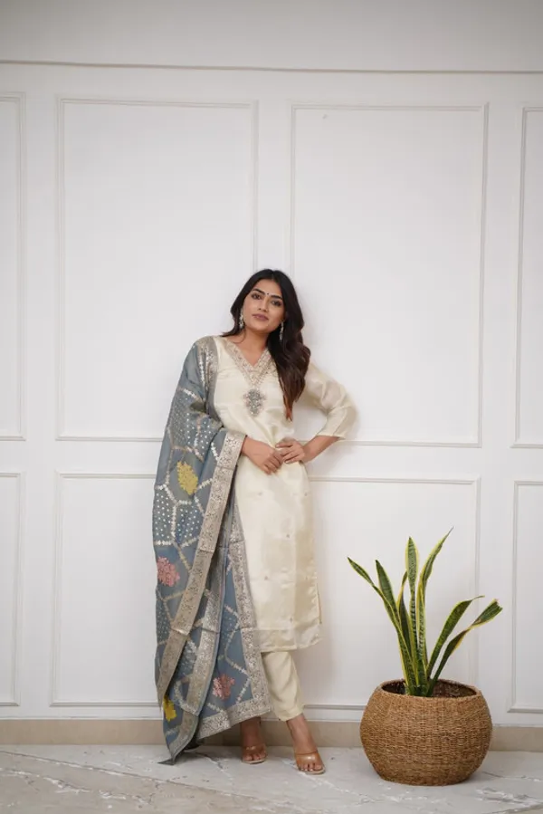 Biege_Viscose_Golden_Thread_Embroiderey_Work_Kurti_Set_For_Women