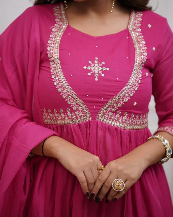 Pink_Muslin_Cotton_Golden_Thread_Embroidery_Work_Anarkali_Gown_Set_For_Women