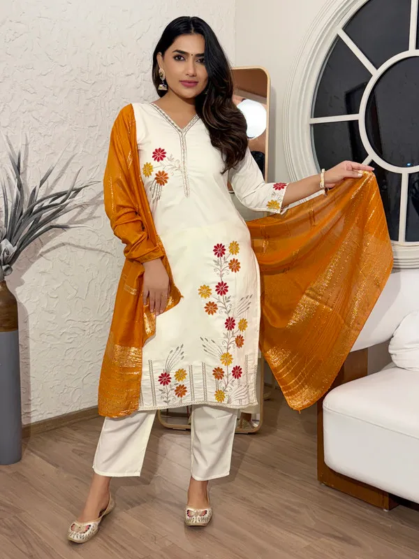 Off_White_Cotton_Silk_Embroidered_Thread_Work_Kurti_Set_For_Women