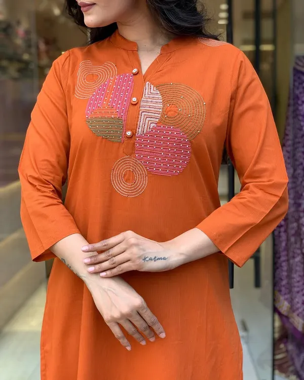 Orange_Rayon_Slub_Embroidered_Thread_Work_With_Buttons_Kurti_Set_For_Women