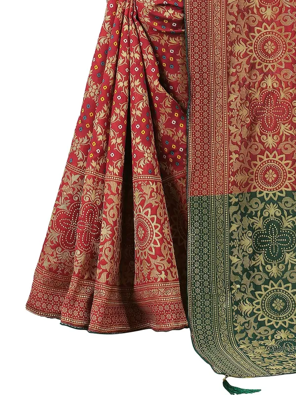 Maroon_Polyester_Premium_&_Elegant_Banarasi_Fusion_Saree_With_Blouse_Piece_For_Women