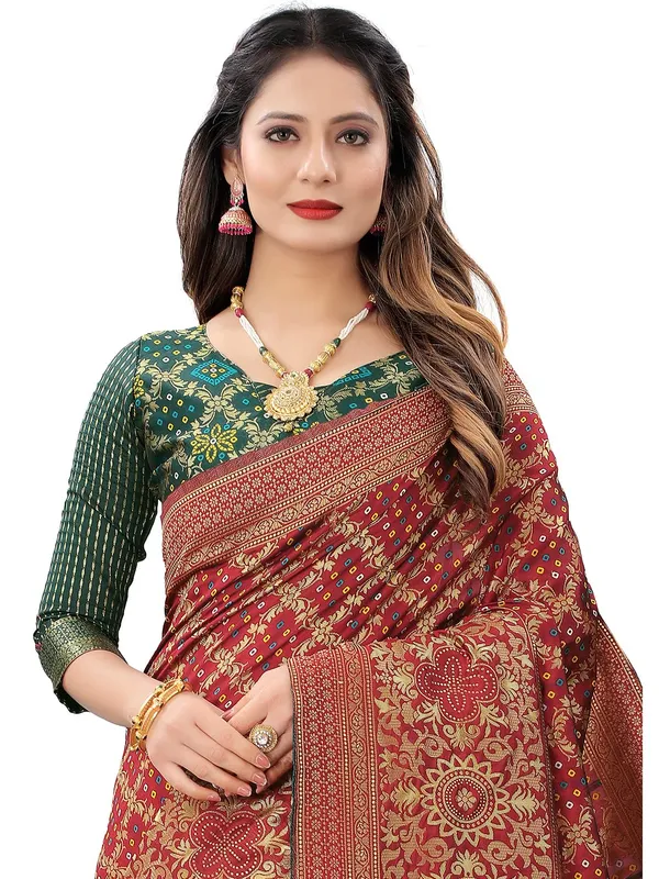 Maroon_Polyester_Premium_&_Elegant_Banarasi_Fusion_Saree_With_Blouse_Piece_For_Women