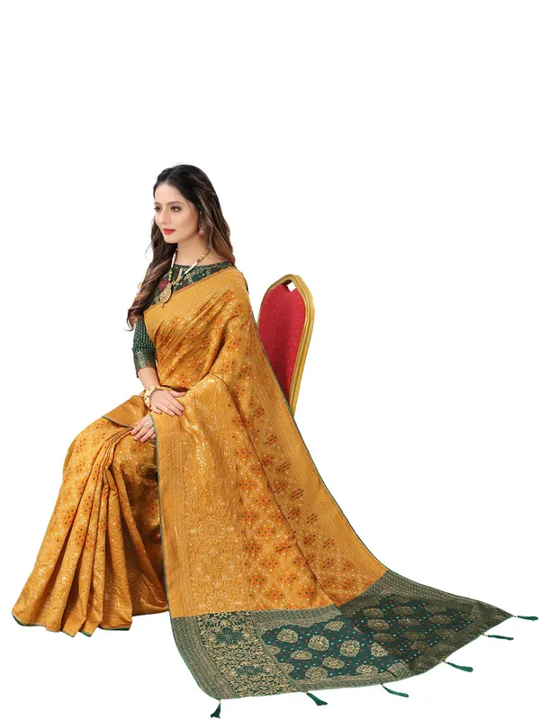 Yellow_Polyester_Premium_&_Elegant_Banarasi_Fusion_Saree_With_Blouse_Piece_For_Women