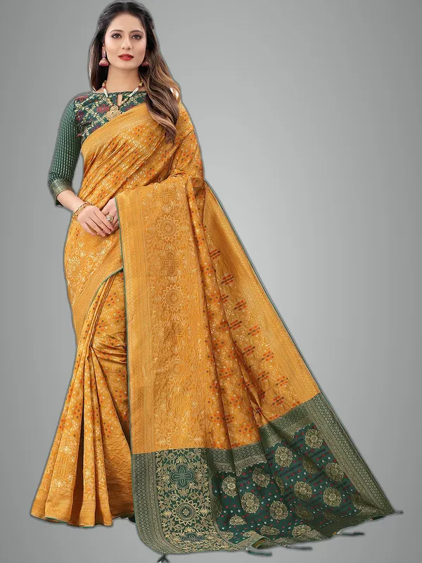 Yellow_Polyester_Premium_&_Elegant_Banarasi_Fusion_Saree_With_Blouse_Piece_For_Women