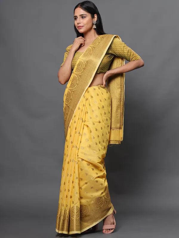 Dark_Yellow_Cotton_Silk_Premium_&_Elegant_(_Zari_Tree_Pattern_Border_Rich_Pallu_)_Banarasi_Saree_With_Blouse_Piece_For_Women