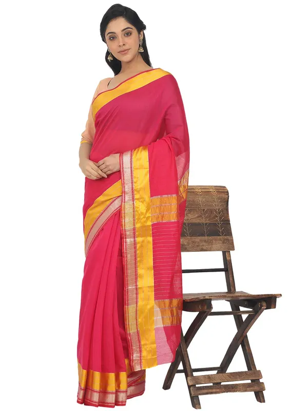 Pink_Cotton_Silk_Premium_&_Elegant_Maheshwari_Saree_With_Blouse_Piece_For_Women