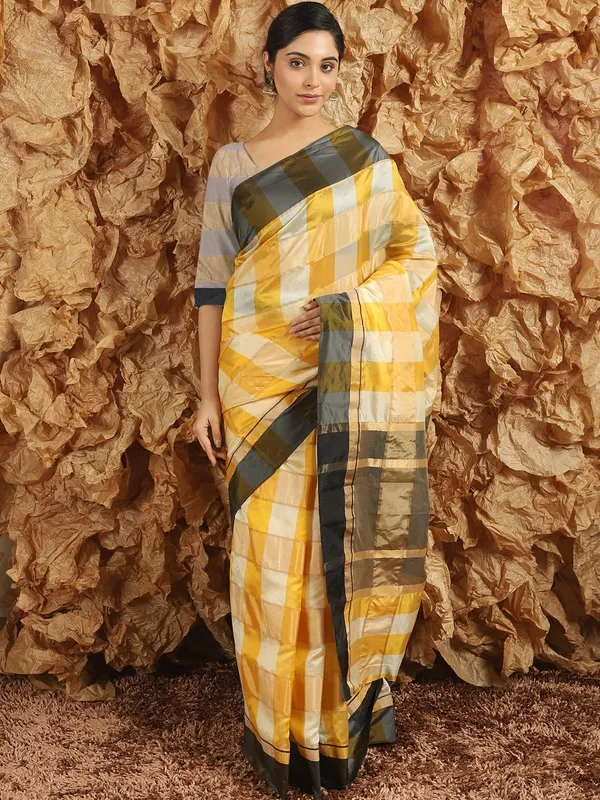 Brown_Silk___Jacquard_Woven_Premium_&_Elegant_(_Zari_Checkered_)_Saree_Saree_With_Blouse_Piece_For_Women