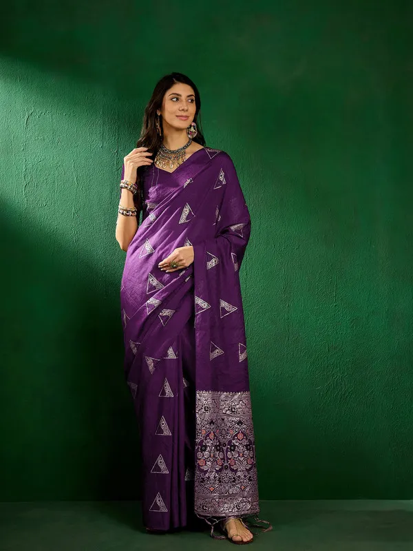 Purple_Cotton_Premium_&_Elegant_(_Traditional_Zari_Motifs_)_Saree_With_Blouse_Piece_For_Women