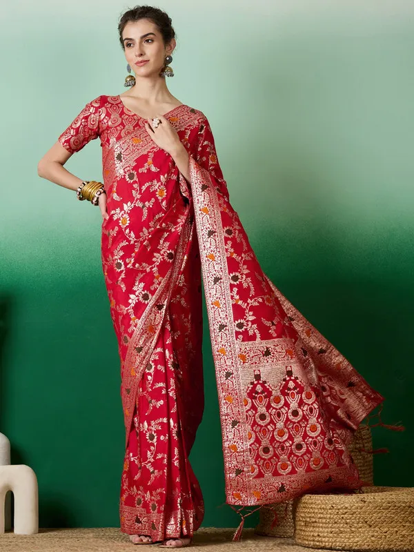 Red_Cotton_Premium_&_Elegant_(_Rich_)_Saree_With_Blouse_Piece_For_Women