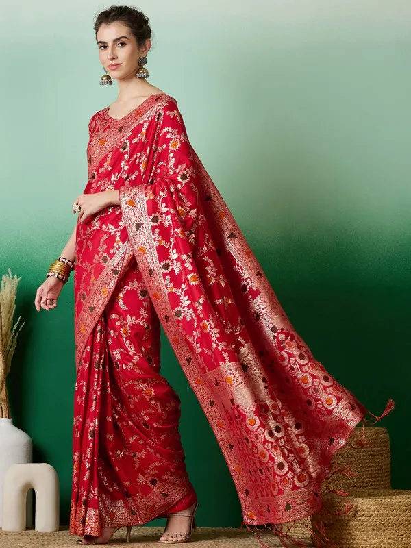 Red_Cotton_Premium_&_Elegant_(_Rich_)_Saree_With_Blouse_Piece_For_Women