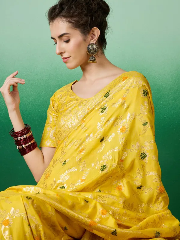 Yellow_Cotton_Premium_&_Elegant_(_Rich_)_Saree_With_Blouse_Piece_For_Women