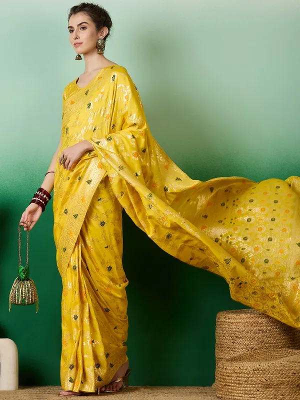 Yellow_Cotton_Premium_&_Elegant_(_Rich_)_Saree_With_Blouse_Piece_For_Women