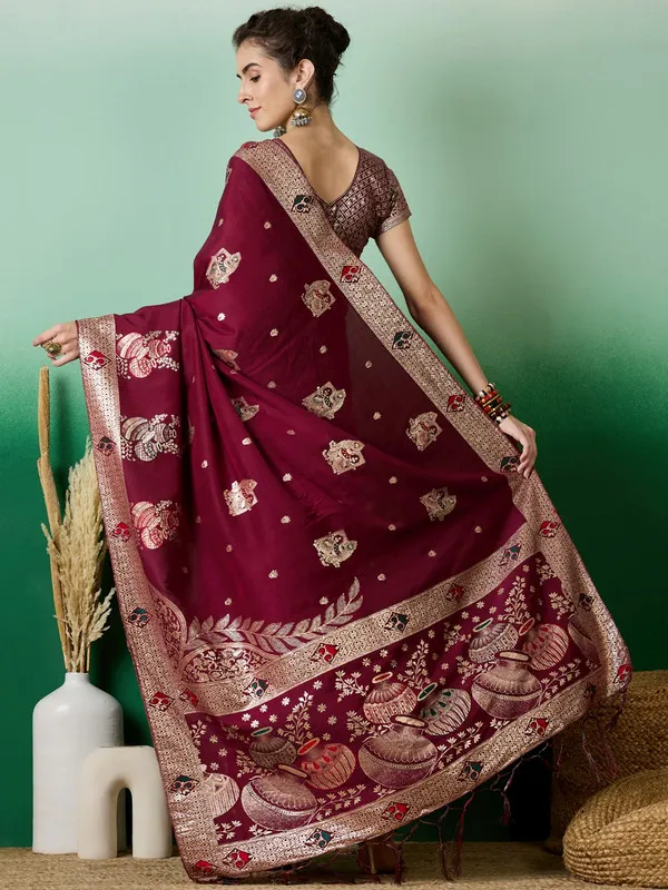 Maroon_Cotton_Premium_&_Elegant_(_Rich_Pallu_)_Saree_With_Blouse_Piece_For_Women