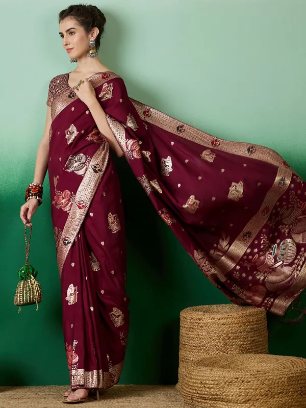 Maroon_Cotton_Premium_&_Elegant_(_Rich_Pallu_)_Saree_With_Blouse_Piece_For_Women