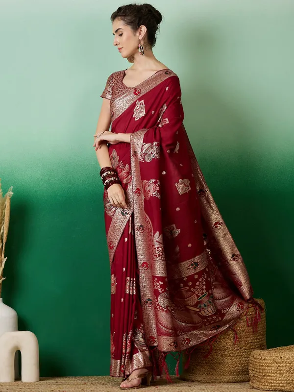 Red_Cotton_Premium_&_Elegant_(_Rich_Pallu_)_Saree_With_Blouse_Piece_For_Women