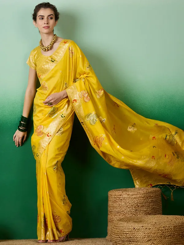 Yellow_Cotton_Premium_&_Elegant_(_Rich_Pallu_)_Saree_With_Blouse_Piece_For_Women