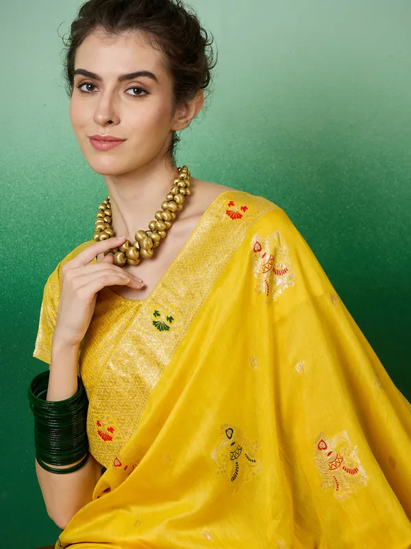 Yellow_Cotton_Premium_&_Elegant_(_Rich_Pallu_)_Saree_With_Blouse_Piece_For_Women