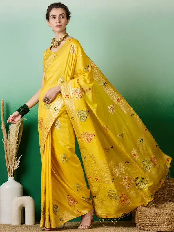 Yellow_Cotton_Premium_&_Elegant_(_Rich_Pallu_)_Saree_With_Blouse_Piece_For_Women