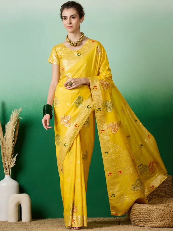 Yellow_Cotton_Premium_&_Elegant_(_Rich_Pallu_)_Saree_With_Blouse_Piece_For_Women