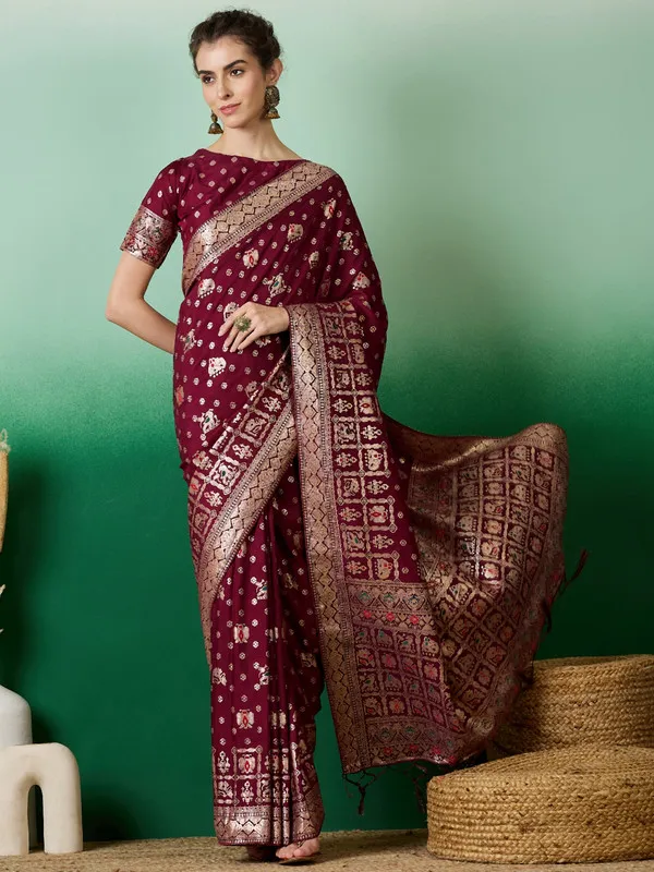 Maroon_Cotton_Premium_&_Elegant_(_Rich_Pallu_)_Saree_With_Blouse_Piece_For_Women