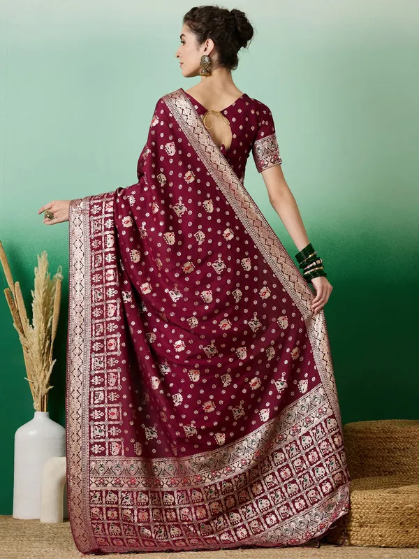 Maroon_Cotton_Premium_&_Elegant_(_Rich_Pallu_)_Saree_With_Blouse_Piece_For_Women