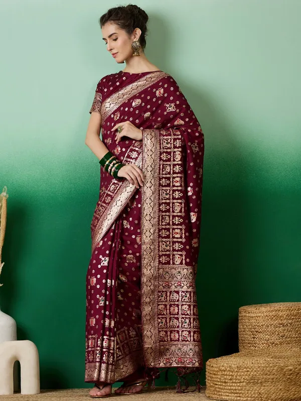 Maroon_Cotton_Premium_&_Elegant_(_Rich_Pallu_)_Saree_With_Blouse_Piece_For_Women