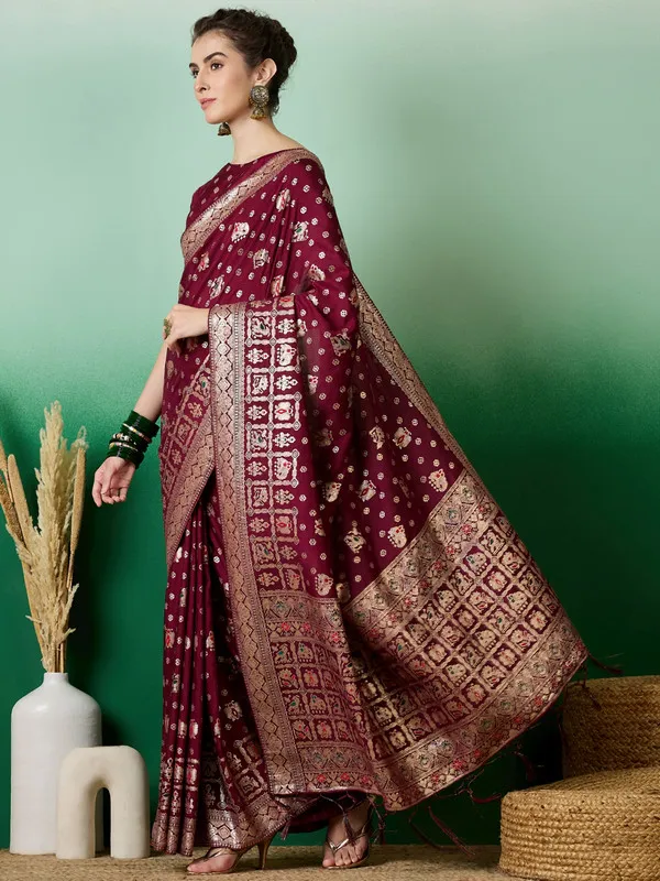 Maroon_Cotton_Premium_&_Elegant_(_Rich_Pallu_)_Saree_With_Blouse_Piece_For_Women