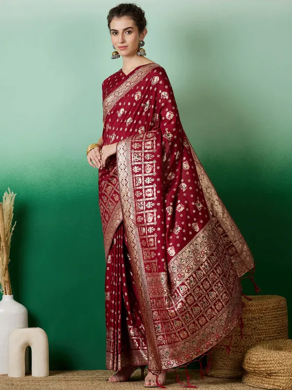 Red_Cotton_Premium_&_Elegant_(_Rich_Pallu_)_Saree_With_Blouse_Piece_For_Women
