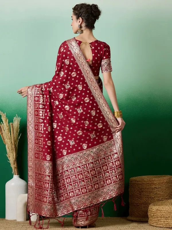 Red_Cotton_Premium_&_Elegant_(_Rich_Pallu_)_Saree_With_Blouse_Piece_For_Women