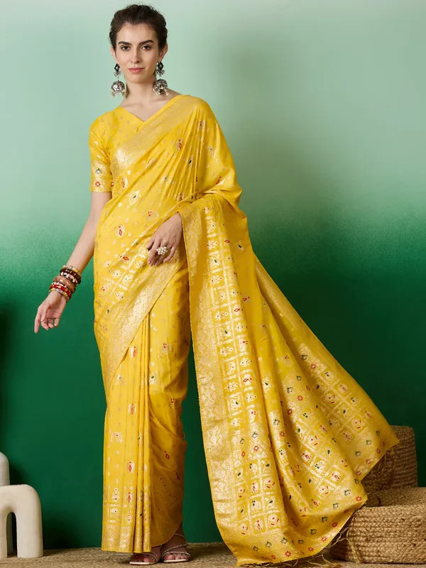 Yellow_Cotton_Premium_&_Elegant_(_Rich_Pallu_)_Saree_With_Blouse_Piece_For_Women