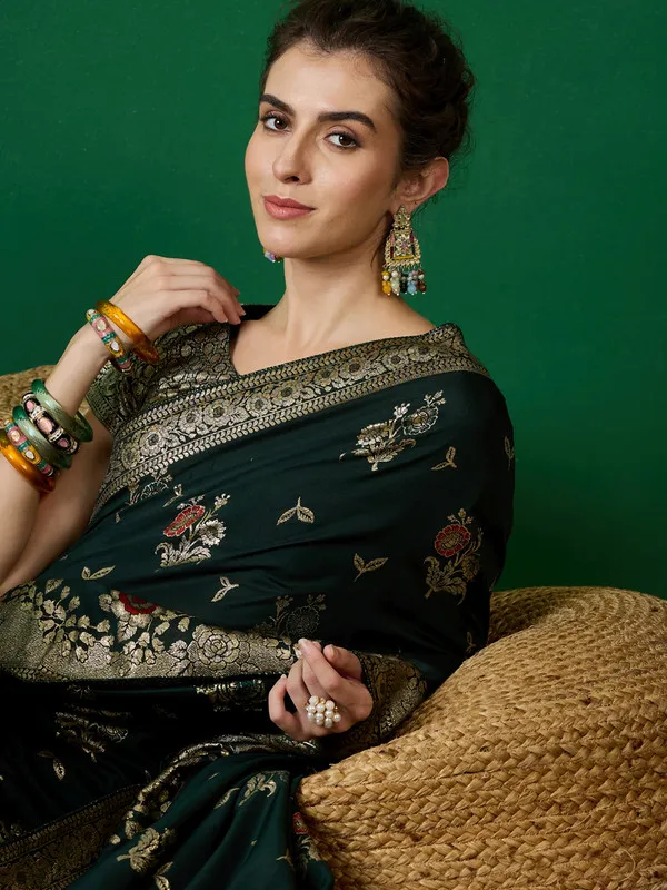 Bottlegreen_Dola_Cotton_Premium_&_Elegant_Saree_With_Blouse_Piece_For_Women